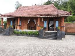 Wifi and an airport shuttle are free, and this hotel also features a spa. Joglo Resort Villa Terbaik Di Kaki Gunung Salak Ciapus Bogor Sewa Villa Com