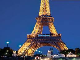 The flat is located in quai de la grenelle, on the seine's left bank in paris 15, and at only 1.2 km from the eiffel tower. Eiffel Tower At Night Beautiful Elite Traveler