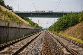A hidat február végétől zárhatják le, a munka 2023 őszére készülhet el a bkk szerint. Elkeszult Erd Uj Hidja Az Iskolakezdesre Magyar Epitok