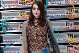 Continue to next page below to see how much is frances bean cobain really worth, including net worth, estimated earnings, and salary for. How Much Does Frances Bean Cobain Make Per Month Off Kurt Cobain S Estate Celebrity Net Worth
