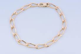 Joncs, gourmettes un bracelet homme peut avoir une longueur comprise entre 18 à 23 cm. Men S Bracelet In 18 Carat Yellow Gold Horse Mesh Chain Lobster Clasp Jewellery Watches Plazzart