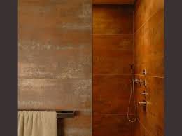 Le salon est super confortable avec le canapé tout neuf et les beaux tapis! Salles De Bains Le Carrelage Fait Sensation Elle Decoration Salle De Bain Linge Dans La Salle De Bain Faience Salle De Bain