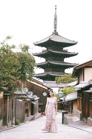 The Floral Maxi Dress Every Fashion Girl S Favorite Floral Maxi Dress Leather And Lace Lace Fashion