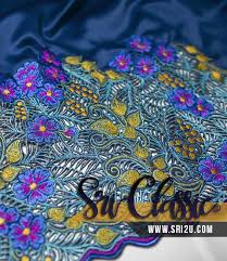 Baju kurung teluk belanga seni dan budaya malaysia baju melayu baju sikap atau baju layang adalah berlengan pendek 3 suku ada juga baju melayu yang dibuat tidak berlengan baju melayu asalnya semua dicipta dengan gaya leher teluk belanga dan gaya leher cekak musang hanya boleh. Baju Kurung Teluk Belanga Tradisional Sulam Kerawang