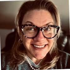 pugsmom #godawgs #lifesparkheroes #lookoutmariahcarey