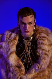 Sanremo 2023, Fratelli dItalia contro Rosa Chemical: «Il Festival rischia  di diventare lennesimo spot del gender e della sessualità fluida» | Vanity  Fair Italia