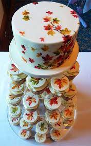 Maple Leaf Cake By Amelieshouse Fall Cakes Cake Decorating Wedding Cakes With Cupcakes