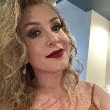 Elisha Raines's Instagram, Twitter & Facebook