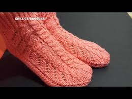 2 Sis Ile Corap Dikissiz Tek Seferde Sende Yap Youtube Orgu Patikler Baby Knitting Patterns