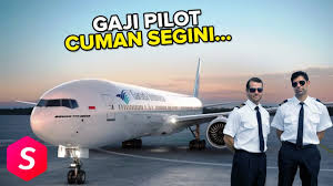 Salah satu yang ditawarkan adalah program pelatihan dan pendidikan air marshaller atau juru parkir pesawat. Jurusan Kerja Markir Pesawat Teknisi Pesawat Gaji Tukang Parkir Pesawat Perempuan Mekanik Badan Pesawat Dan Pembangkit Listrik Yang Punya Rumah Ini Ngelihat Status Bapaknya Terus Ngasih Kunci Rumah Ke Kita