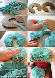 Best 12 Eski Tisortten Orgu Bandana Yapimi Taki Tasarim Pek Marifetli Bandana Eski Marifetli Orgu Pek Taki Ta Diy Flowers Yarn Flowers Diy Crafts