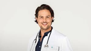 Replacement, with an emphasis on cosmetic smile design and implant restorations. Dr Noah Mattes In Aller Freundschaft Die Jungen Arzte Wiki Fandom