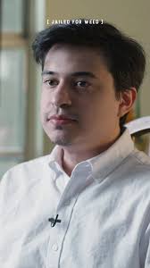 While families across the country are gathered together for Thanksgiving,  Edwin Rubis remains behind bars, serving a 40-year sentence for a  non-violent 🌱 offense. Despite having already served 27 ...