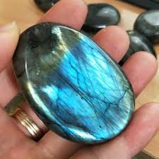 Natural Crystal Labradorite Raw Gemstone 1 Piece Only In 2020 Raw Gemstones Gemstone Healing Stones And Crystals