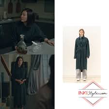 Kim Hee Ae S Fashion As Ji Sun Woo In K Drama The World Of The Married Episodes 1 2 In 2020 Fashion Curve Dresses Kim