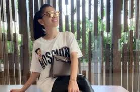 Selain angel karamoy, keluarga santuy yang tayang selama ramadan 2020 ini juga dibintangi vicky prasetyo, astrid tiar, dan melaney ricardo. Rajin Olahraga Intip 8 Potret Angel Karamoy Pamer Body Goals Bolatimes Com