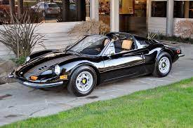 フェラーリ ディーノのタルガ トップを備えたモデルです タルガは オープンカーの一形態 北米市場での販売拡大を狙いに 1972年からラインナップに加えられたモデル ディーノ フェラーリ オープンカー