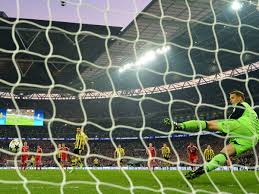 Bayern munich and borrusia dortmund, the two german football clubs have. Spielanalyse Robben Setzt Bayern Europas Krone Auf Borussia Dortmund Bayern Munchen 1 2 Finale In London Champions League 2012 13 Kicker