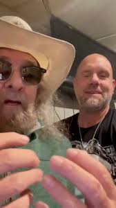 Artimus Pyle says he’s not a legend . Ronnie Vanzant is ! #artimuspyle  #Ronnievanzant #southernrock