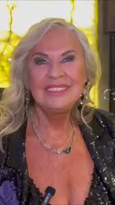 Eva Máziková je bezpochyby jednou z najikonickejších postáv našej scény a  zároveň osobnosťou, ktorá dokáže svojím temperamentom a energiou rozveseliť  aj tých najväčších skeptikov! ❤️, Viete, čo rada ...