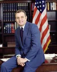 Walter mondale, former vice president to jimmy carter, has died at the age of 93, according to a former us vice president walter mondale, who served under jimmy carter from 1977 to 1981, died. Ul0fdmg8mr1fum
