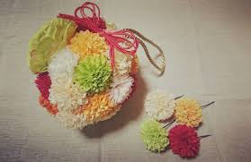 100均材料で簡単diy 可愛いボールブーケの作り方 marry マリー ボールブーケ フラワーボール ブーケ