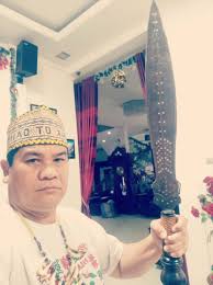 Duhung Senjata Khas Tertua Suku Dayak Media Center Isen Mulang Palangka Raya