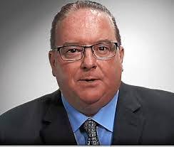 Brian Ulbrich's Instagram, Twitter & Facebook