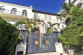 Sep 17, 2013 at 5:59 pm. Versace Villa In Miami Florida Redaktionelles Stockbild Bild Von Italienisch Strand 34198724