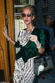 Celine dion wants her fans to know she's doing just fine despite reports that she's lost too much weight. Celine Dion Songs Age Celine Dion Weight Loss Daily Mail
