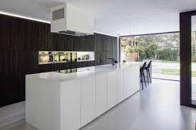 moderne keuken in zwart witte tinten moderne bouwstijl moderne keuken moderne keukens keuken ideeen modern