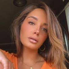 Marta Alves's Instagram, Twitter & Facebook