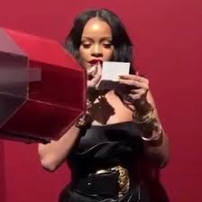 It looks like the pop star's tweets one twitter user posted: Rihanna Twitter Icon Tumblr Posts Tumbral Com