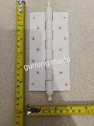 Bahkan pintu jenis ini bisa digunakan dalam kurun waktu tahunan dan tidak mudah patah. Jual Engsel Pintu Plastik Muriko 6 Inch Pintu Kamar Mandi Engsel Pvc Jakarta Barat Gunung Madu Listrik Tokopedia