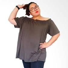 Seperti yang tentunya sudah anda sadari, model baju wanita dengan ide lain dalam memilih model baju batik untuk wanita gemuk adalah memilih motif yang tidak penuh. 10 Model Baju Wanita Gemuk Agar Terlihat Langsing Style 2021