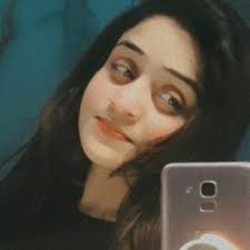 Amber Butt's Instagram, Twitter & Facebook