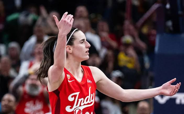 Caitlin Clark benched after heated exchange with coach Stephanie White -  Yahoo Sports