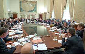 The federal open market committee implements the federal reserve's monetary policy. Fomc Minutes A Number Of Participants Said Taper Discussion Might Be Appropriate At Upcoming Meetings