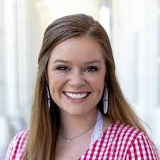 Lora Walsh's Instagram, Twitter & Facebook