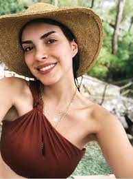 A collection of the top deniz baysal estetiksiz hali wallpapers and backgrounds available for download for free. Iste Deniz Baysal In Makyajsiz Hali