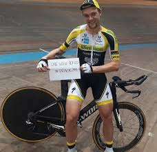 The overall race time is shown above total tm d:h:m in the stats Christoph Strasser Generalprobe Fur 24 H Bahn Weltrekord Radsport News Com