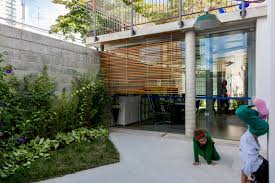 Esta espléndida casa en primera línea de costa dispone de una amplia terraza desde donde podrá disfrutar de unas vistas increíbles al archipiélago de cabrera. Wish School Garoa Archdaily Brasil