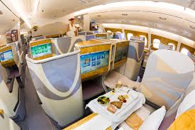 The cabin is split in two how much does emirates business class cost? Emirates Business Class Mit Vielen Tipps Und Infos Fur Passagiere