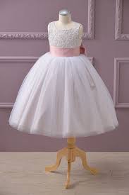 little star 手工訂製兒童禮服 法國手工刺繡蕾絲貼花裝飾上衣 粉紅緞帶腰帶有加強禮服視覺效果 顏色可更換喔 內車蓬裙不需另加購蓬裙即有澎度及挺度顏色 香檳色 照片色 象牙色 白色 寶寶寫 flower girl dresses dresses fashion