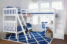 Un letto a castello per ragazzi o per bambini permette di guadagnare spazio all'interno della cameretta. Camerette Con 3 Letti 35 Idee Di Arredo Originali Mondodesign It