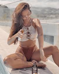 Presumed owner of the real estate located at 5105 inglewood blvd #203, culver city. Um Dos Maiores Youtubers Portugueses Assume Relacao Com Apresentadora Do Universo Sic
