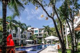 Long swimming pool, rooftop jacuzzi, gym, landscaped gardens, a game room, club house, elevators, barbecue area and private parking. Via 38 Best Pool And Place Luxury 2 Bed Has Washer And Cable Satellite Tv Updated 2021 Tripadvisor Playa Del Carmen Vacation Rental
