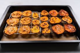 Je me suis rendue compte que l'on pouvait préparer les cornets jusqu'à 1 semaine à l'avance et les garnir au moment de la cuisson est rapide, j'ai fait seulement 8 cornets d'alu. 1001 Idees Pour Faire Un Amuse Bouche Aperitif Facile Et Savoureux