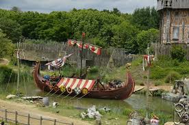 Résultat de recherche d'images pour "enluminure d'une attaque viking"