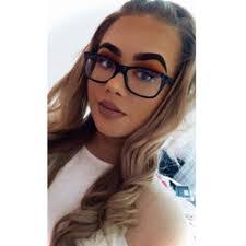 Chloe Hamilton's Instagram, Twitter & Facebook